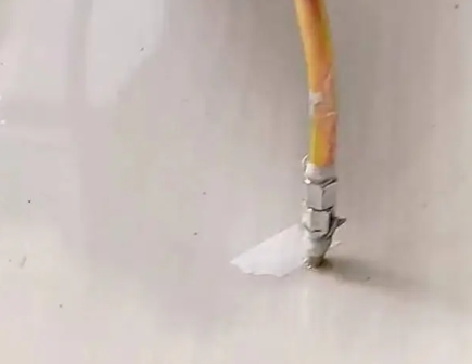 禅城瓷砖空鼓维修公司专业解答在瓷砖铺贴过程中，如果使用的砂料过粗（如全部使用了粗砂），可能会导致以下问题